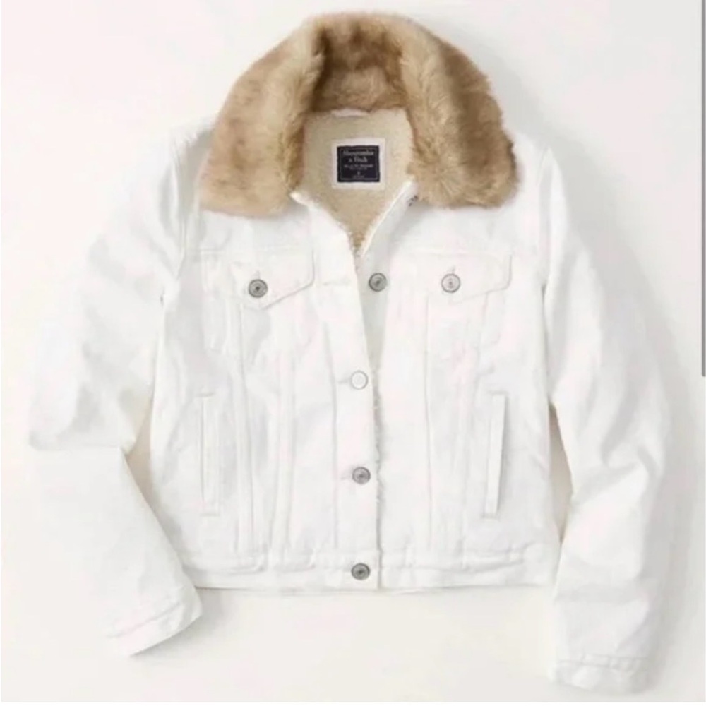 Abercrombie & Fitch White Vintage Jean Jacket with Faux Fur Collar